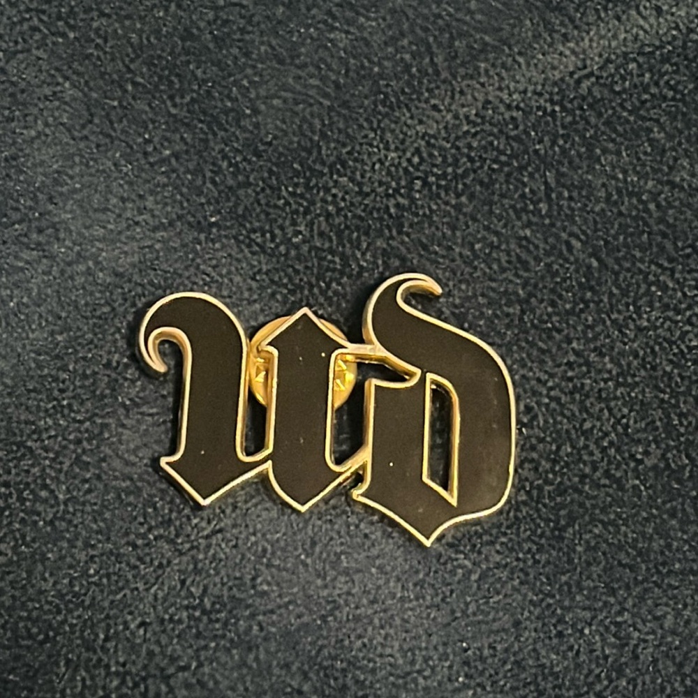 Urban Decay Pin